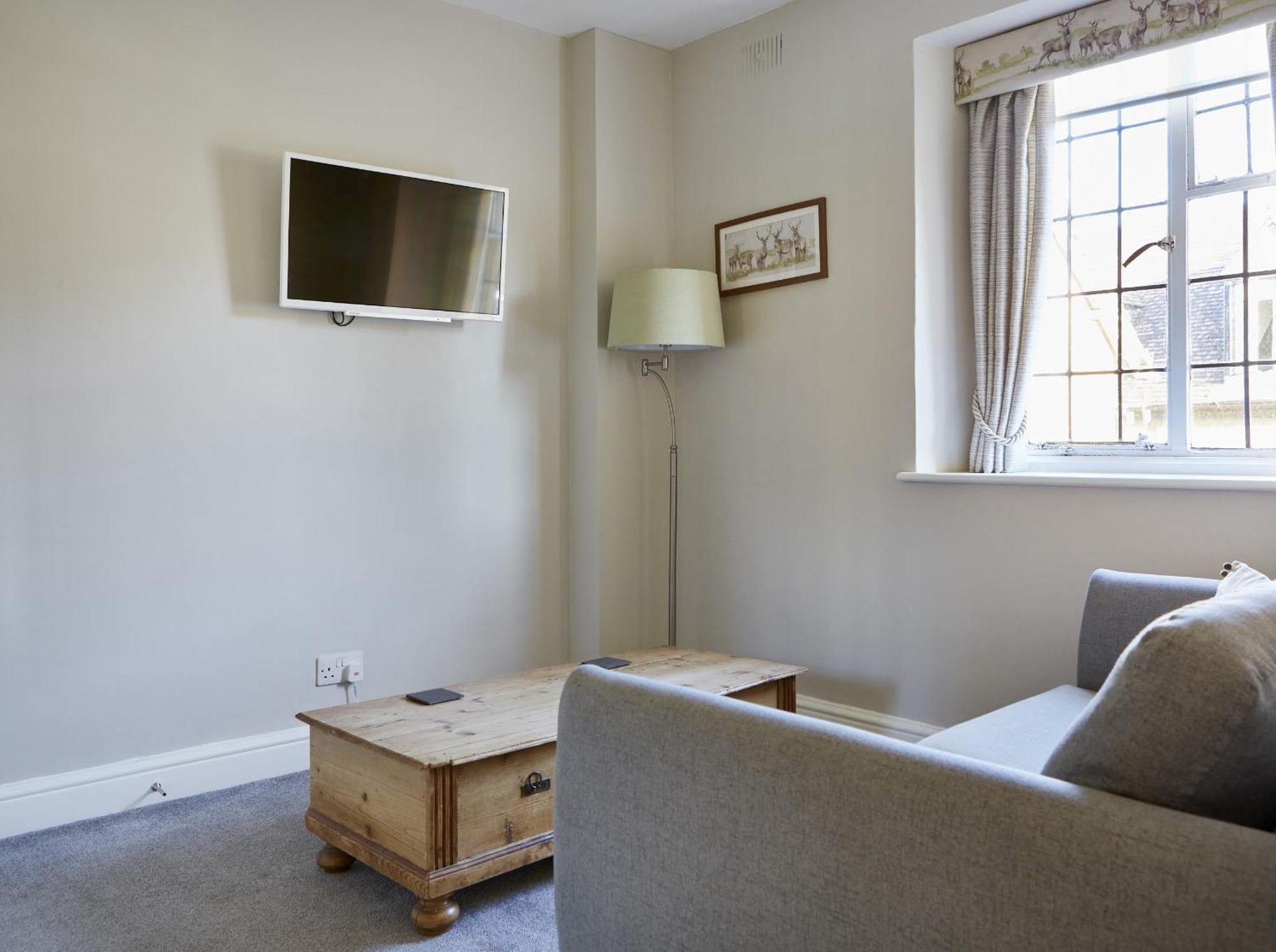 The Old New Inn Bourton-on-the-Water Room photo